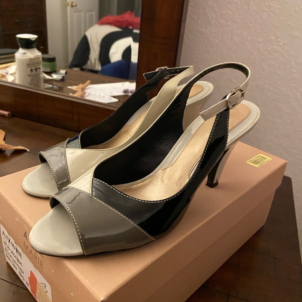 Light grey and black sling back shoe